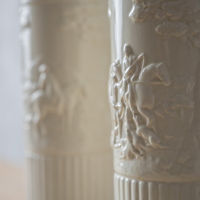 1950s A Pair of Wedgwood Devonshire Fox Hunt Lamps, c.1950s For Sale - Image 5 of 7