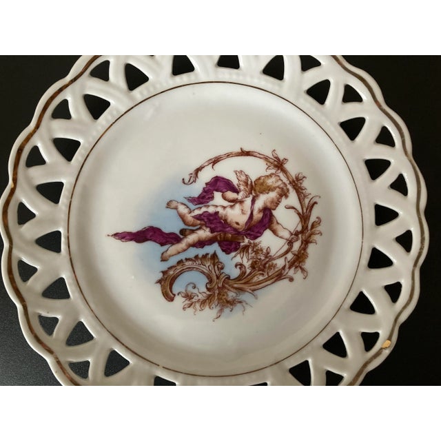 Early 20th Century English Romantic Cherub Cupid Porcelain Plate With Lattice Margin and Gold Rim For Sale - Image 5 of 12
