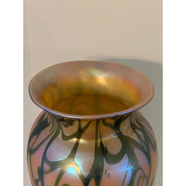 Mid 20th Century Durand King Tut Pattern Glass Vase For Sale - Image 5 of 10