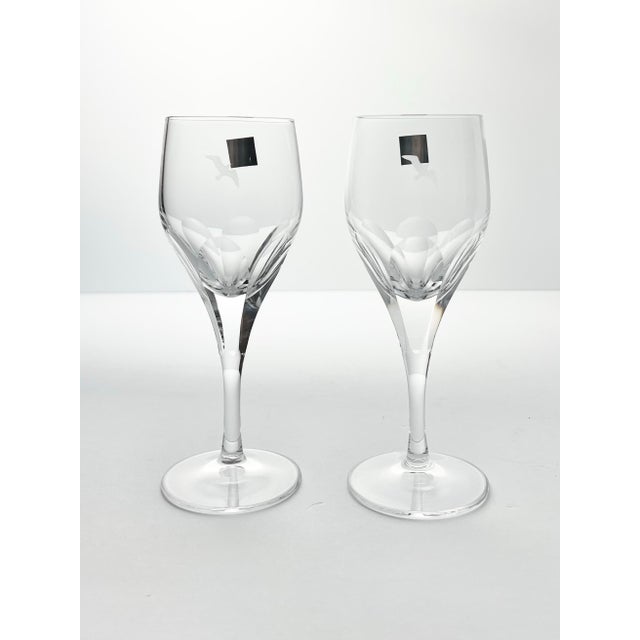 Hoya “Metaphor” 2 Crystal Wine Glasses 6 3/8” 6oz Signed, Bird or Seagull Motif Excellent condition. No chips, cracks, or...