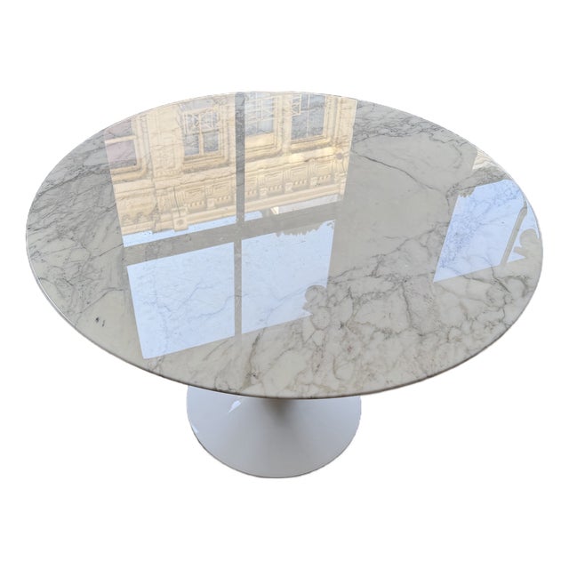Knoll Saarinen Marble Dining Table Round 42 For Sale