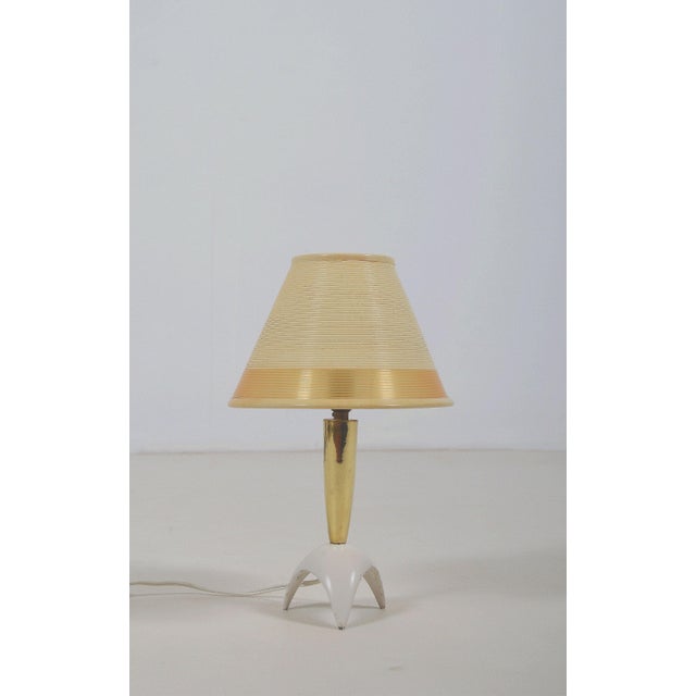Cream Vintage Tripod Table Lamp attributed to Rotaflex, 1950s For Sale - Image 8 of 8