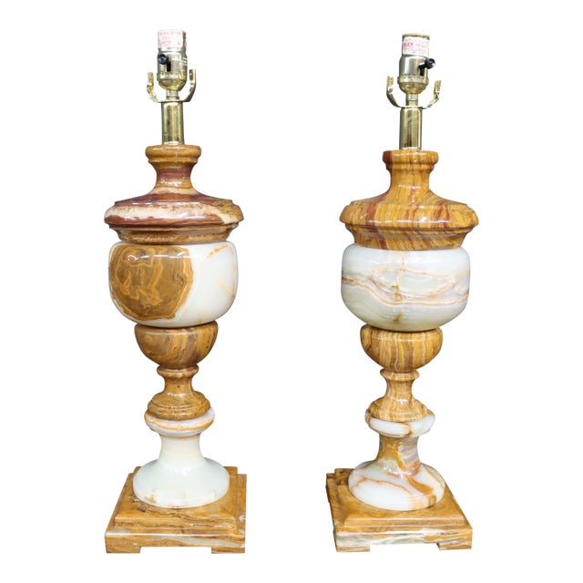 Late 20th Century Pair of Italian Neoclassical Alabaster Table Lamps For Sale