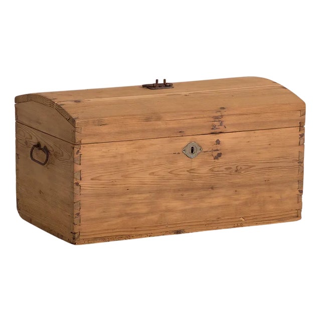 Small Antique Travel Chest, 1900s For Sale