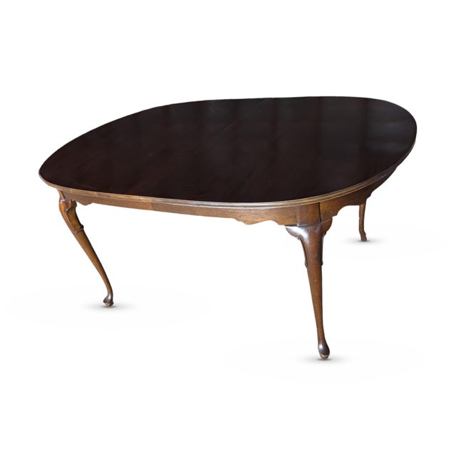 Queen Anne Hickory Chair James River Collection Oval Leg Extension Dining Table, Both 12" Leaves Included, Extends 64" to 88" For Sale - Image 3 of 10