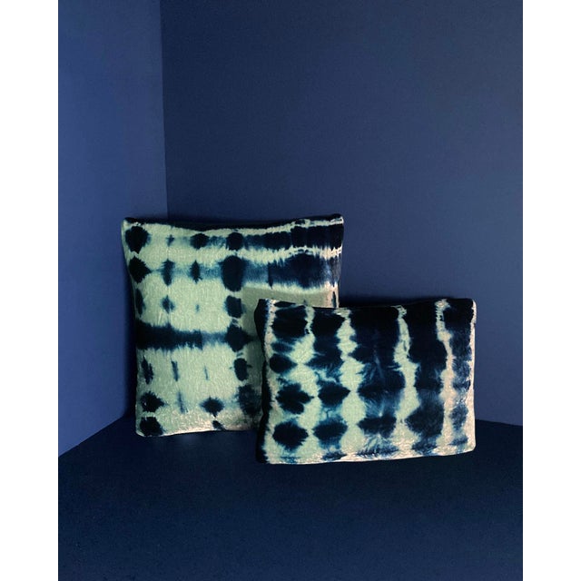 Abstract Hand-Dyed Velvet Throw Pillow Jade Green & Indigo Blue Ripple Abstract Pattern For Sale - Image 3 of 6
