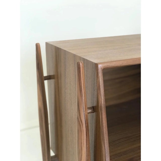 Brown Pair of Sculptural Nighstands in Walnut For Sale - Image 8 of 11