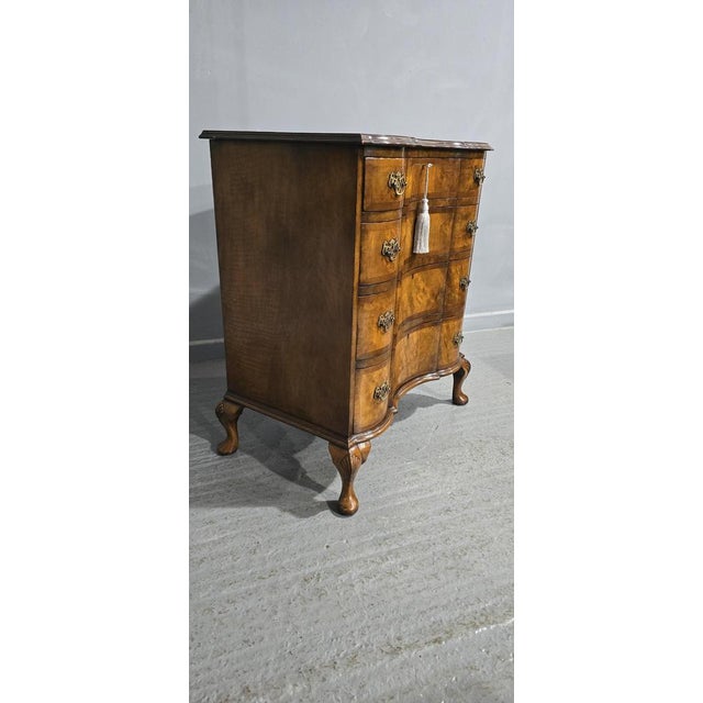 Concave Walnut Chest of Drawers, 1920s For Sale - Image 6 of 17