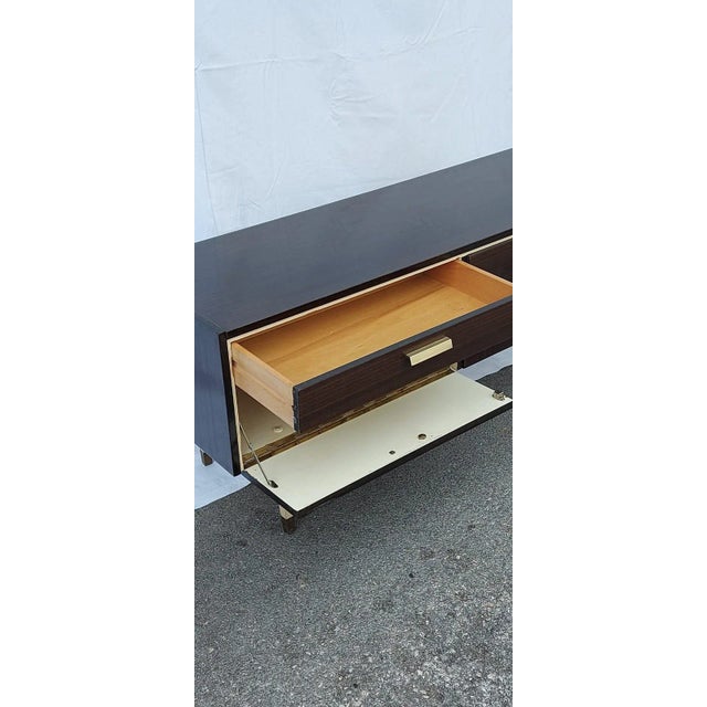 Mid-Century TV Cabinet, in Good conditions. Designed 1960 to 1969