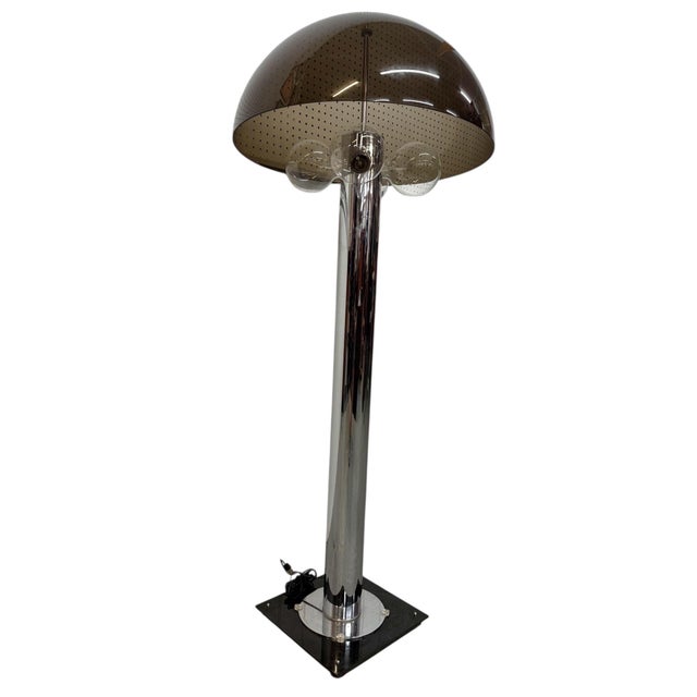 This listing is for a Mid-Century Modern Mushroom Chrome Floor Lamp. Featuring a smoked plastic mushroom shaped lamp...