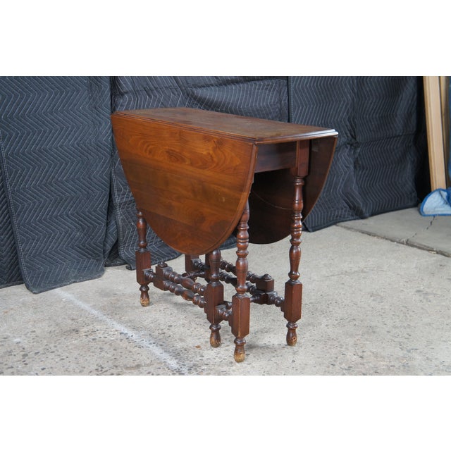 Early 20th Century Antique William & Mary Style Oak Oval Drop Leaf Gateleg Side Table For Sale - Image 5 of 12