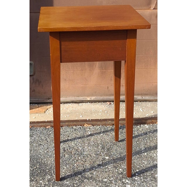 Mid 20th Century American Federal Style Mahogany Single Drawer Side Table For Sale - Image 9 of 11