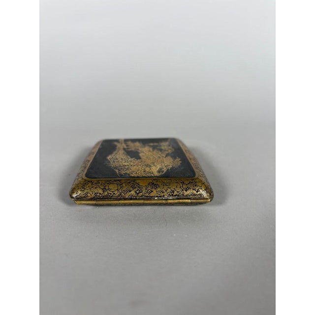 Paint Japanese cigarette case, Meiji era, early 20th century For Sale - Image 7 of 10