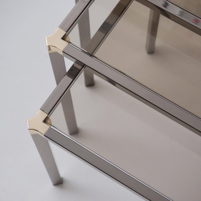1980s English Vintage Nest of Tables in Polished Graphite Chrome & Gold Plated Metal Frame With Smoked Glass by Kesterport for Harrods - Set of 3 For Sale - Image 12 of 13