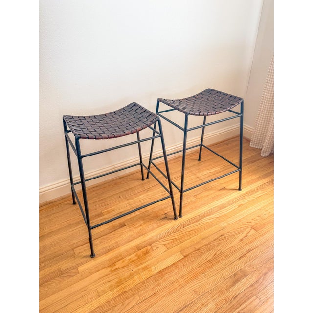 1970s French Mid Century Industrial Style Pair of Woven Leather and Iron Counter Stools After Lila Swift and Donald Monell For Sale - Image 5 of 18