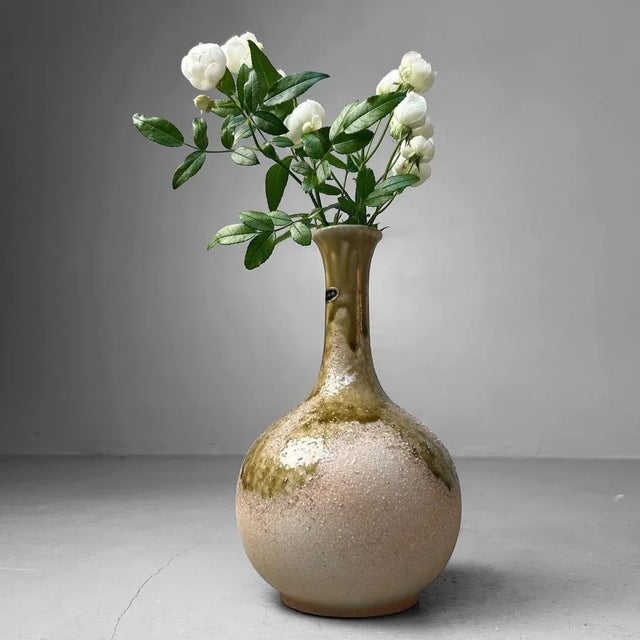 Shigaraki Ikebana Flower Vase, 1980s For Sale - Image 6 of 13