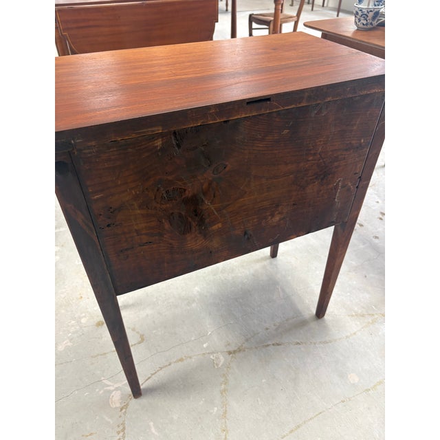 Late 18th Century Fine English Inlaid Mahogany Work Table, Circa 1795-1815 For Sale - Image 5 of 9