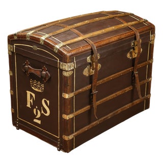 Chest of Drawers in Leather For Sale