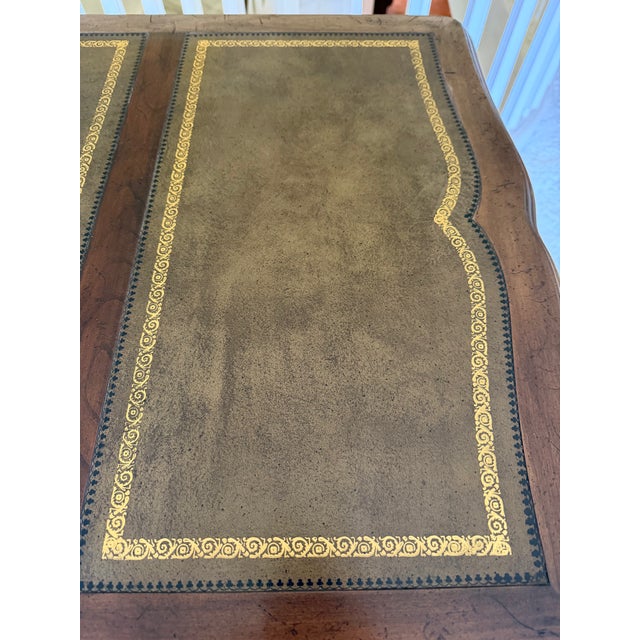 Vintage Mid-Century Sligh French Provincial Gold-Tooled Leather Top Writng Desk For Sale In Chicago - Image 6 of 12