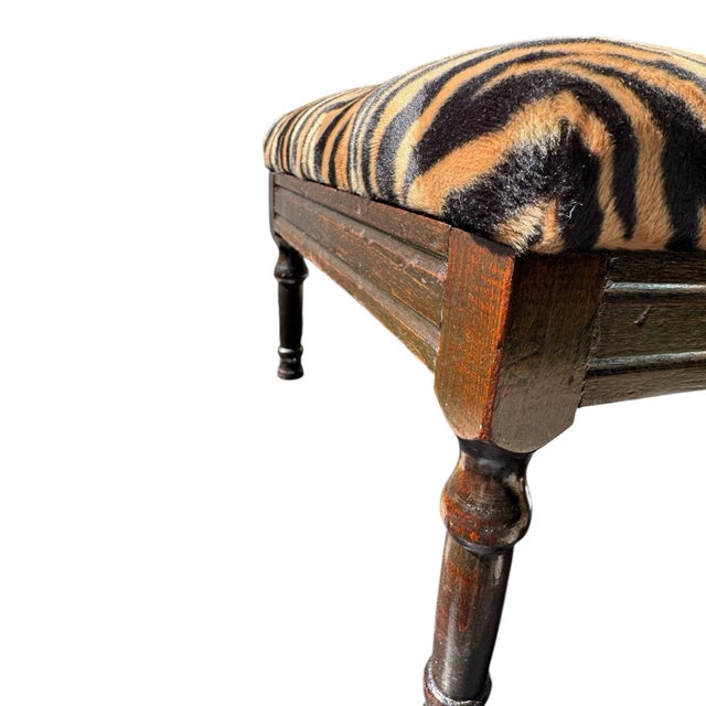 1920s English Mahogany Footstool With Turned Legs and Zebra Pattern Upholstery For Sale - Image 10 of 16