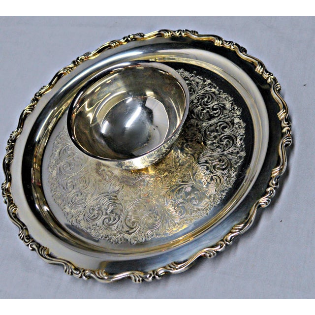 Oneida Chip & Dip Tray With Central Bowl For Sale - Image 4 of 7