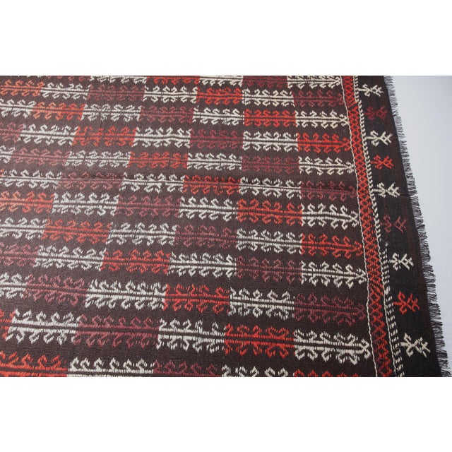 1950s Handmade Flatweave Turkish Vintage Kilim Rug - 9'1 X 8'9 For Sale - Image 5 of 14