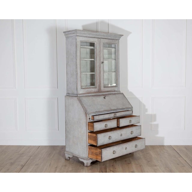 Early 19th Century Swedish Painted Secretary Cupboard in Grey with Patina For Sale In Atlanta - Image 6 of 9