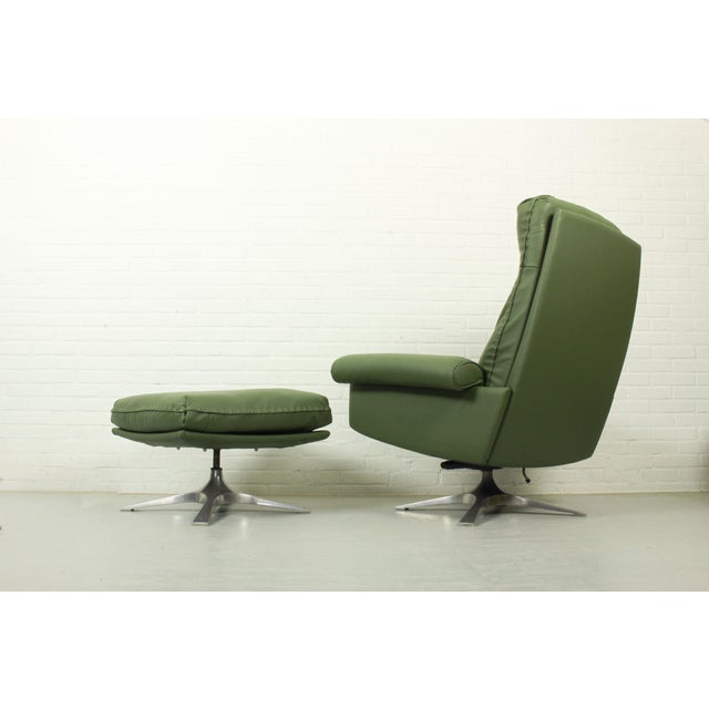 1970s DS-31 High-Back Lounge Chair and Ottoman from de Sede, 1970s, Set of 2 For Sale - Image 5 of 13