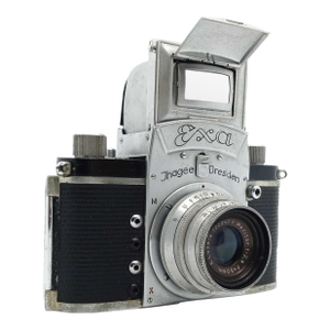 Rare Mid Century Jhagee Dresden Exa 35mm SLR Camera With E. Ludwig Meritar Lens