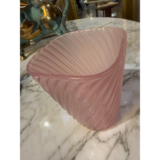 Italian Vintage Italian Murano Pink Swirl Art Glass Vase, 1970s For Sale - Image 3 of 5