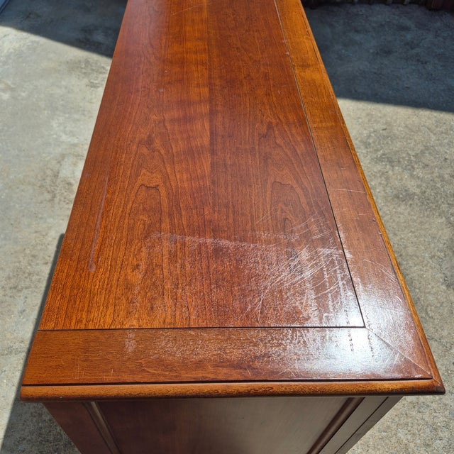 Brown 1990s Vaughan Early American Colonial Revival Cherry Chest of Drawers Dresser Bureau W/ Door & 11-Drawers For Sale - Image 8 of 14