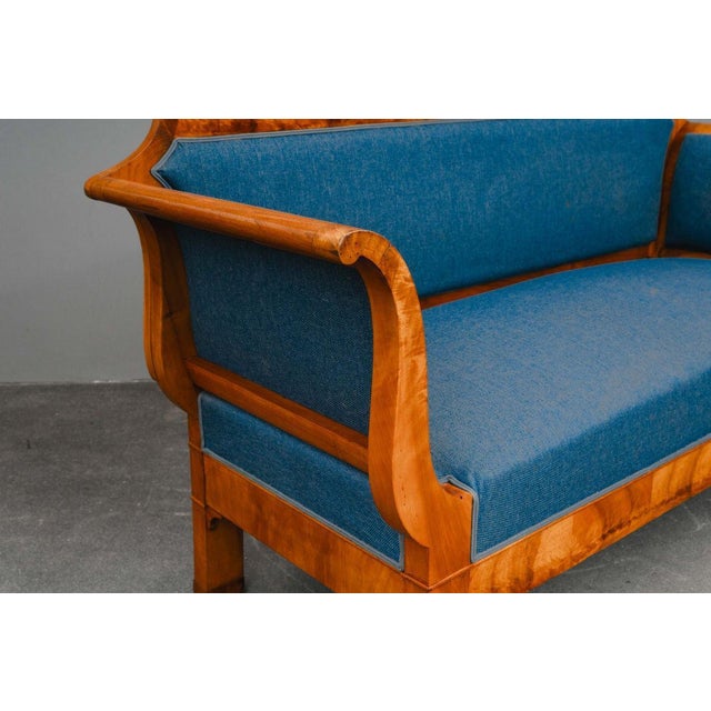 Antique Biedermeier Sofa in Walnut, 1800s For Sale - Image 13 of 17