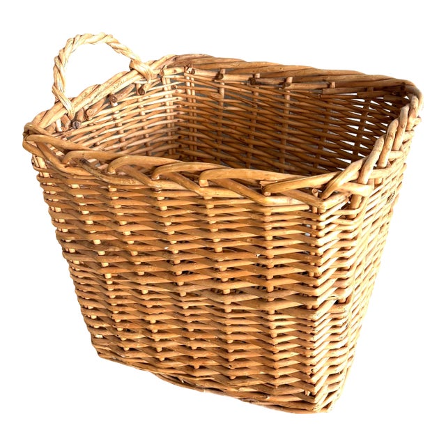 Large Woven Willow Country Basket With Handle For Sale