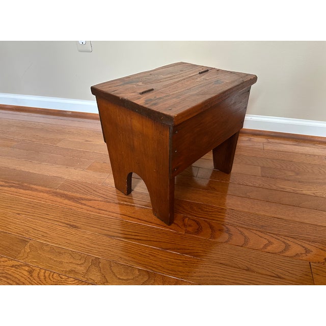Vintage Shinola shoe shine cabinet. Early 20th century. Solid wood and in good original condition.