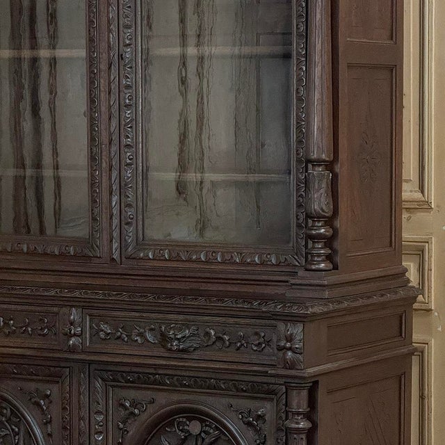 19th Century French Hand-Carved Oak Hunt-Style Bookcase ~ Bibliotheque For Sale - Image 9 of 18