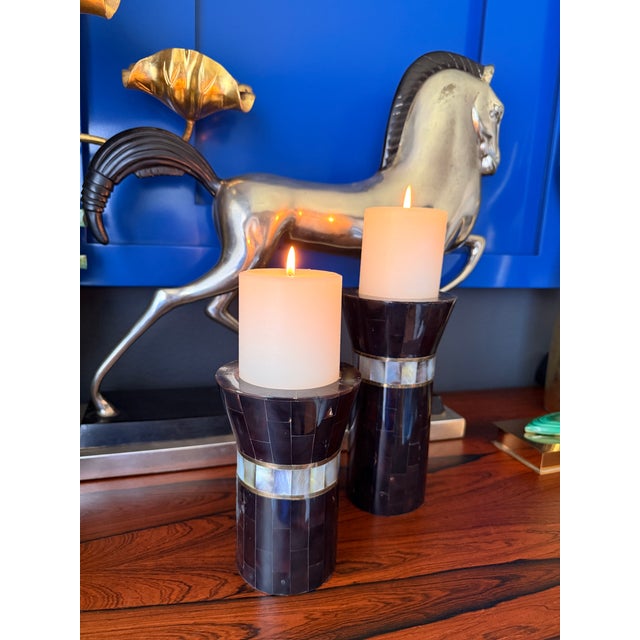 Maitland - Smith 1980s Pair of Tessellated Horn and Brass Candle Holders For Sale - Image 4 of 12