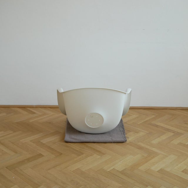 Eero Saarinen Tulip Seat Shell by Eero Saarinen for Knoll For Sale - Image 4 of 5