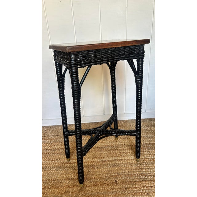 American Late 19th Century Arts and Crafts Wicker and Wood Side Table C1880 For Sale - Image 3 of 7