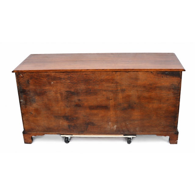 Mid-Century Modern 1970's Vintage Henredon Georgian-Style Mahogany Six-Drawer Dresser For Sale - Image 3 of 13