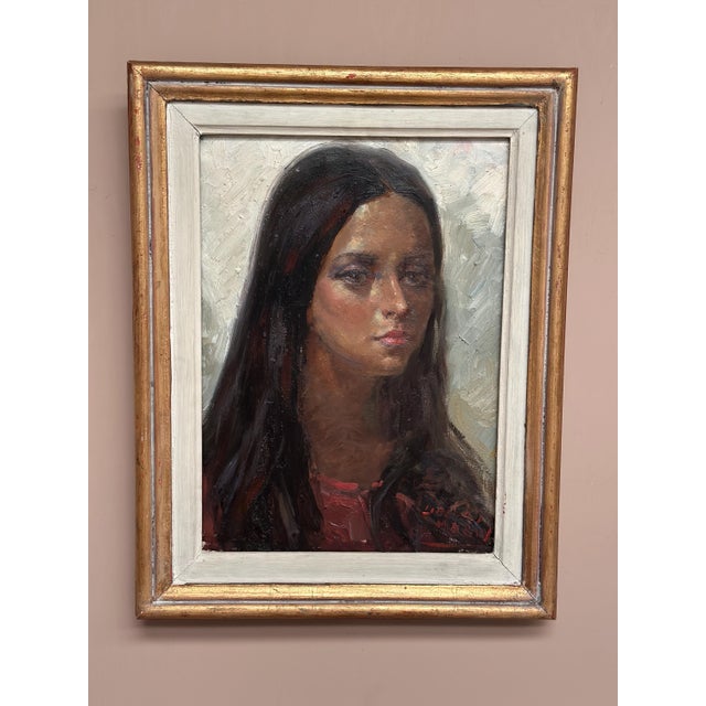 Original Swedish Oil on Canvas – “Portrait” by Meriv – Signed – Vintage & Framed – 59 × 48 cm (23.2" × 18.9") An oil on...