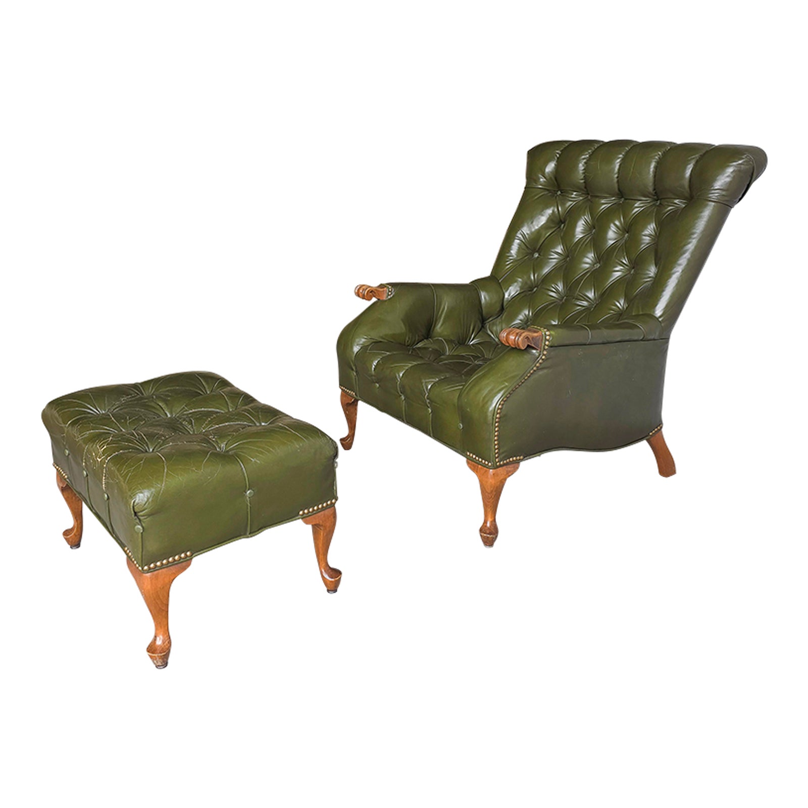 ⁂ antique 絨毯　⑤ ⁂ Vintage Green Tufted Leather Sleepy Hollow Chair and Ottoman