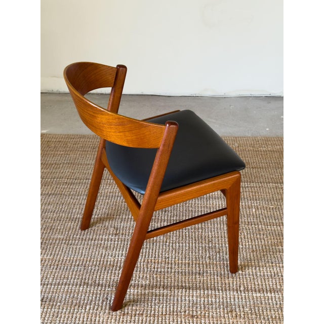 1960s Danish Teak Dining Chairs attributed to Erik Kirkegaard for Høng Stole, 1960s, Set of 6 For Sale - Image 5 of 18
