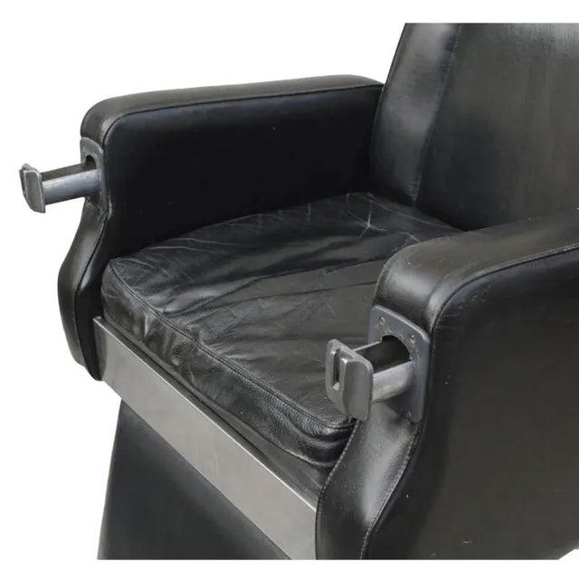 1980s Vintage Industrial Italian Barber's Chair, 1980s For Sale - Image 5 of 14