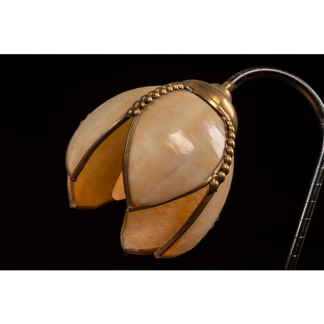 Early 20th Century Art Nouveau Double Tulip Slag Glass Table Lamp For Sale - Image 4 of 7
