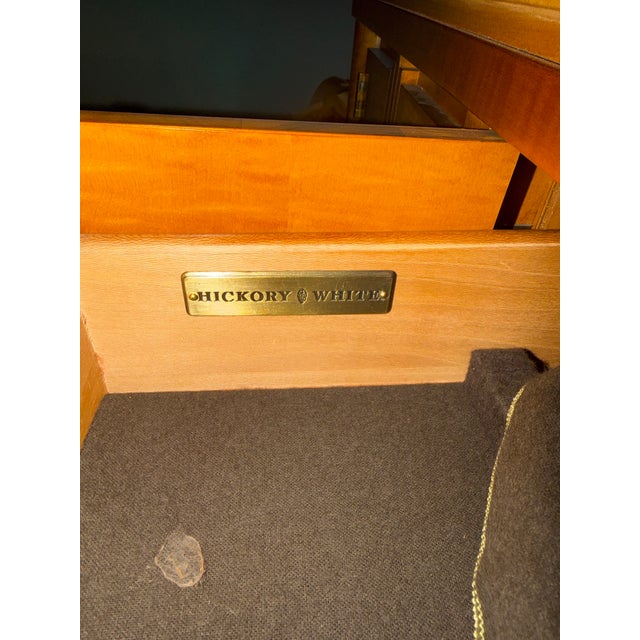 1990s 1990s Hickory White Genesis Collection Bierdermier China Cabinet For Sale - Image 5 of 5