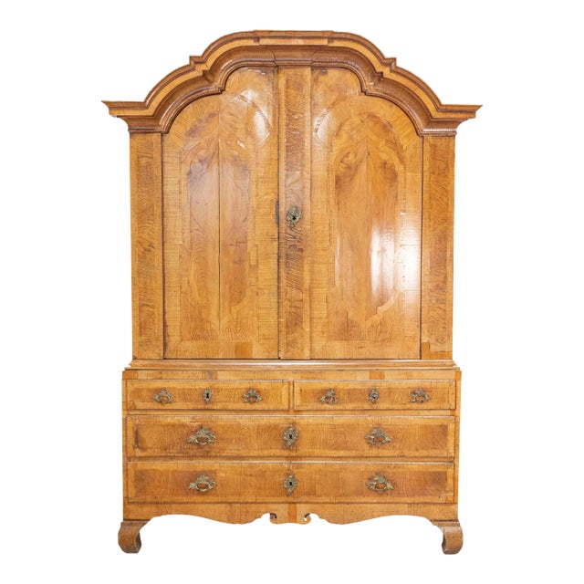 Swedish Rococo Period 1790s Cabinet with Chapeau de Gendarme Inspired Cornice For Sale