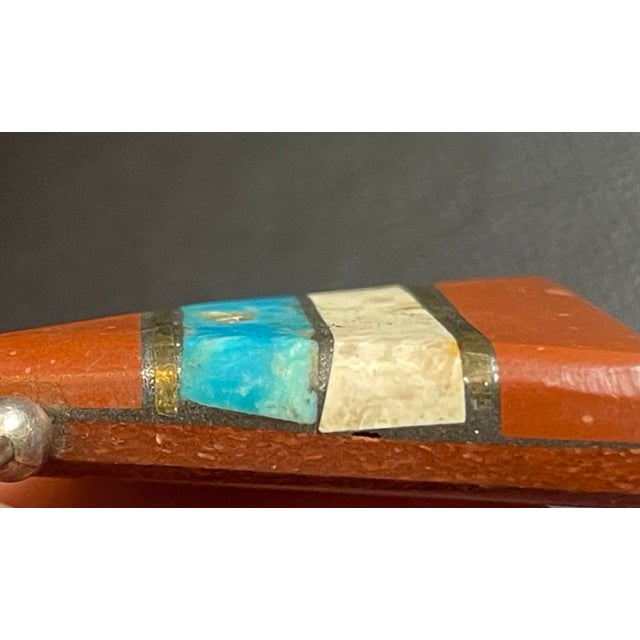 Native American Art Early 20th Century Pueblo Native American Santo Domingo Triangular Pendant Necklace For Sale - Image 4 of 6
