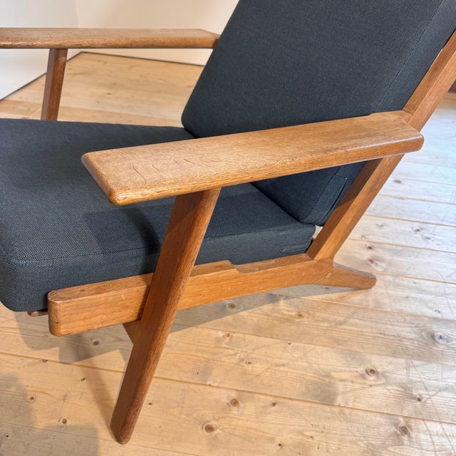 2000 - 2009 GE-375 Lounge Chair by Hans Wegner for Getama For Sale - Image 5 of 9