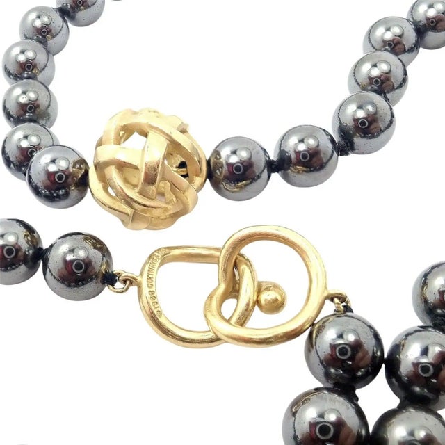 1980s Angela Cummings Hematite Bead Yellow Gold Necklace For Sale - Image 4 of 9