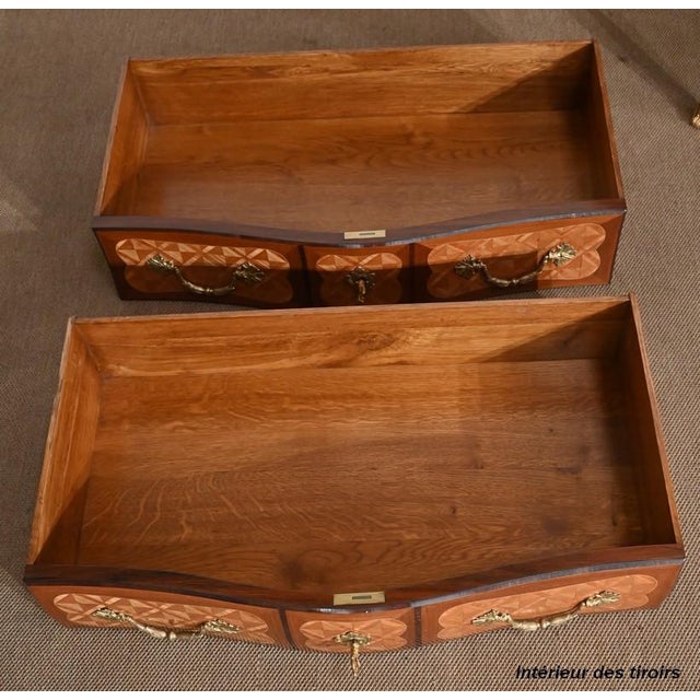 Transition Louis XIV / Louis XV Commode For Sale - Image 15 of 18